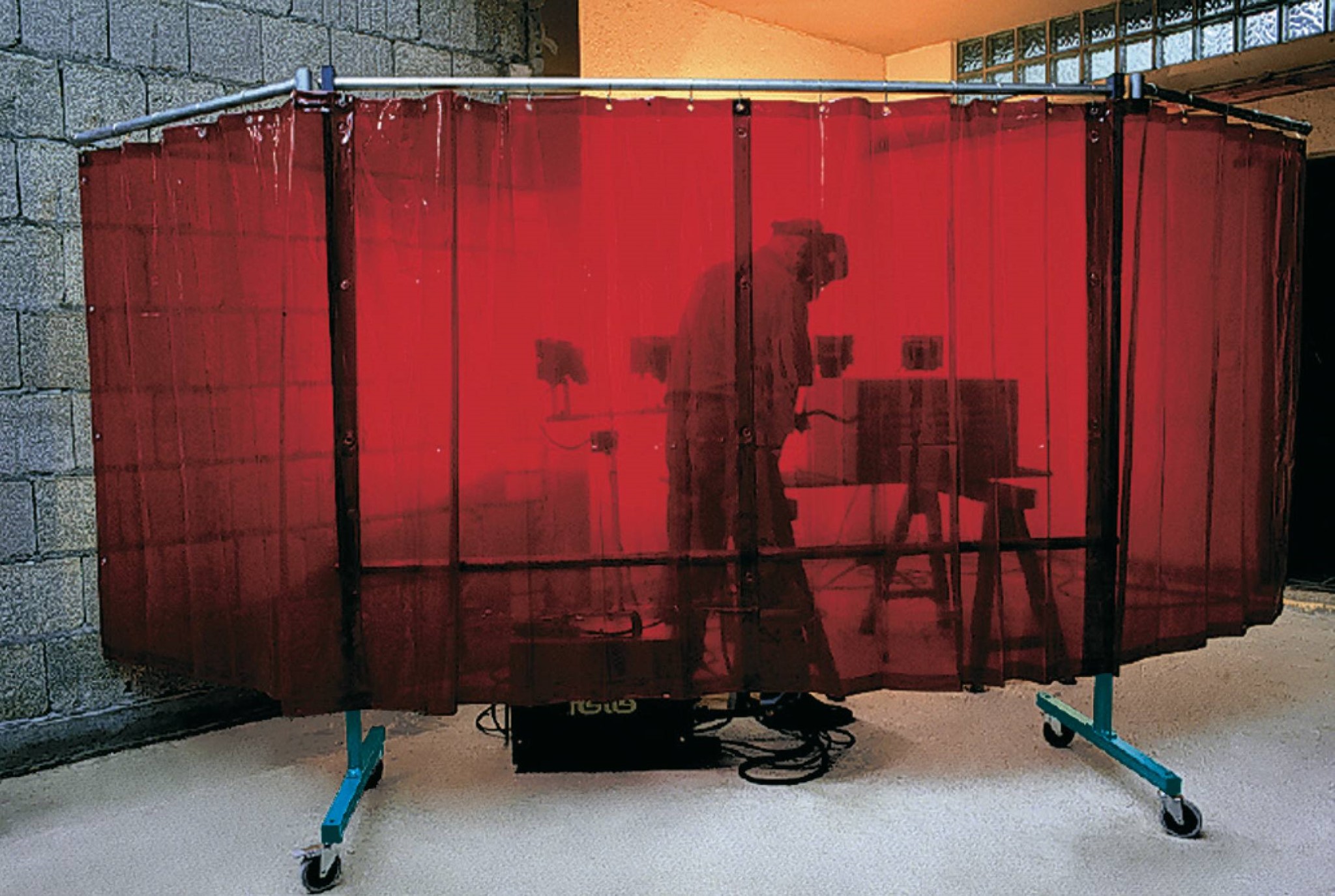 Schutzvorhang fahrbar rotorange