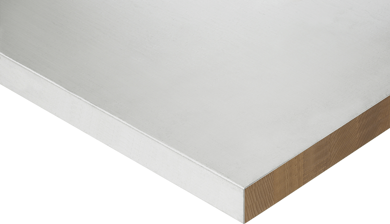 mit Edelstahlbelag